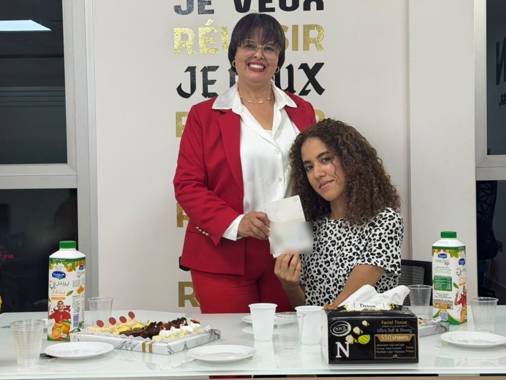 Étudiante d'Agadir avec son visa d'études pour l'Italie obtenu avec Golden Student