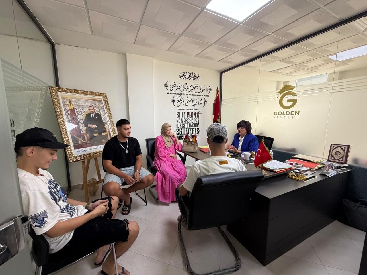 Rendez-vous d'orientation avec des étudiants et leur famille à l'agence Golden Student Agadir